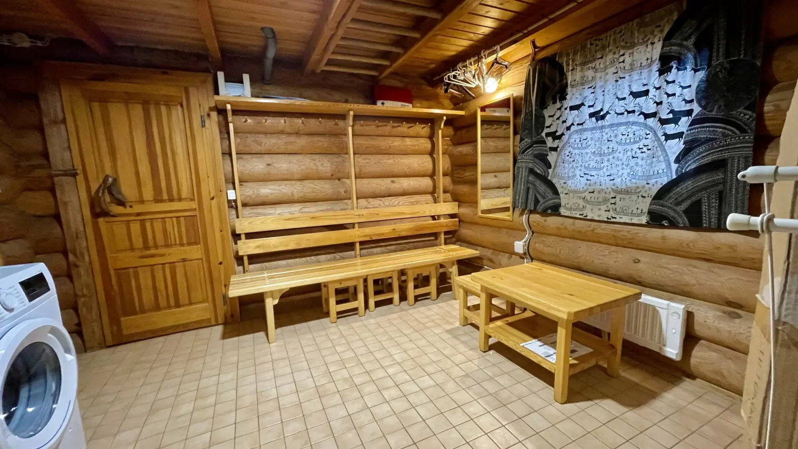 Pukuhuone ja pesukone